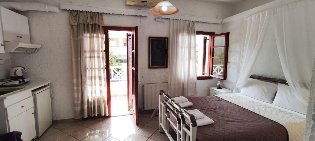 Keramos Hotel Zarósz Kültér fotó